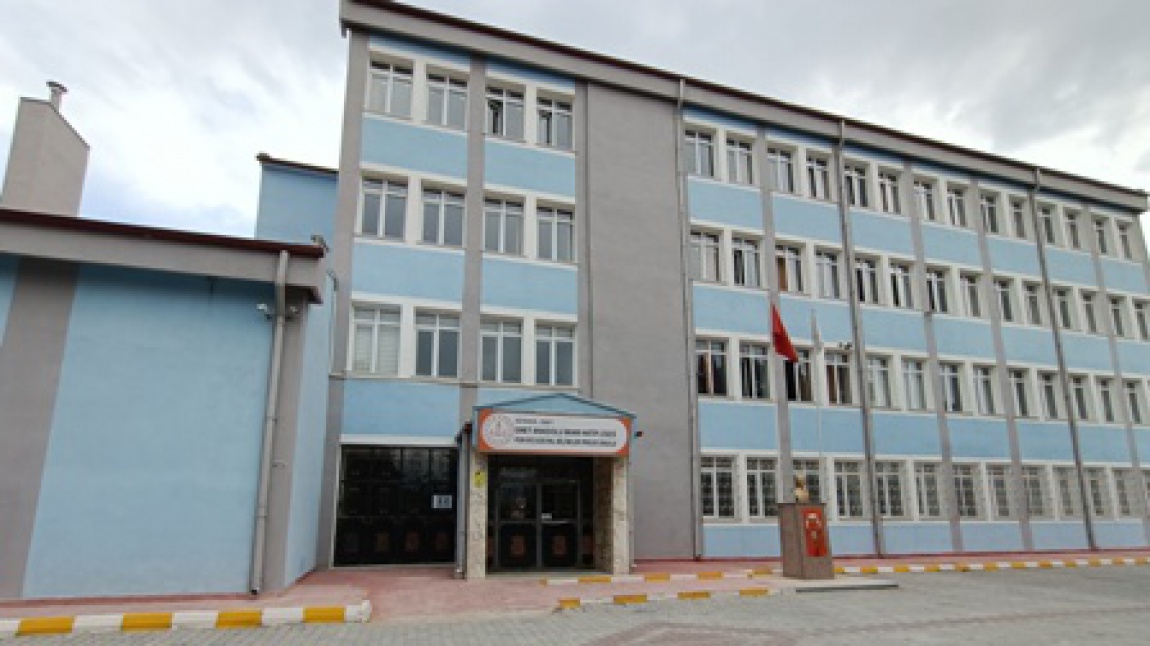 Emet Anadolu İmam Hatip Lisesi Fotoğrafı
